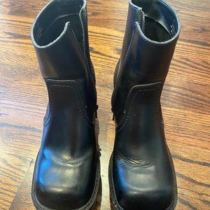 Vintage 1990s Leather - BLACK - Chunky Platform Boot (Steve Madden) - Size 5.5